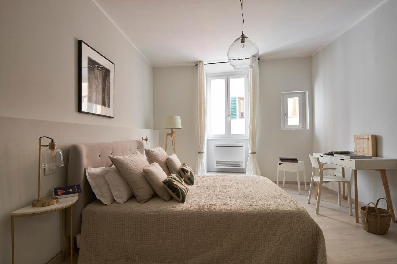 3 Master Bedrooms With Balcony On The River With Views Florenz Exterior foto